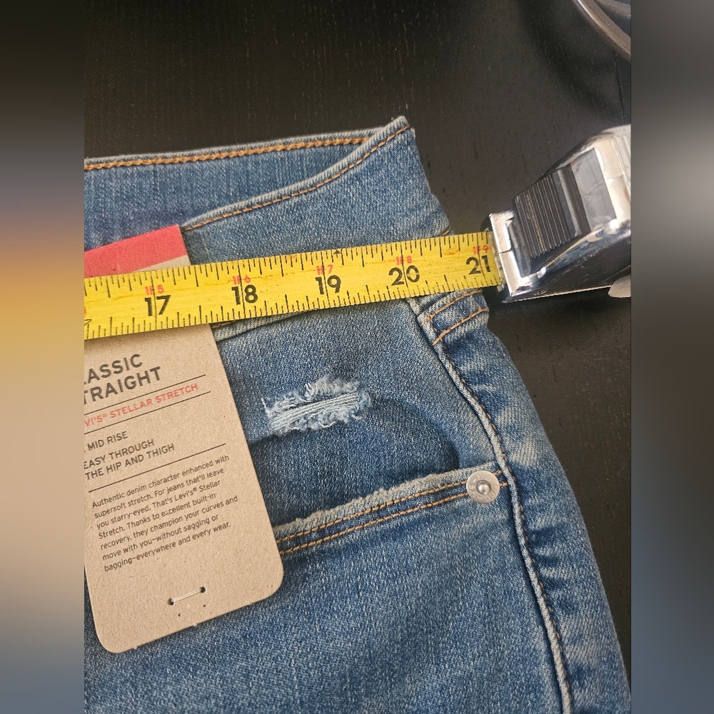 Levi’s Classic Straight Jeans Women’s 22W Light Blue Denim NWT Plus Size - Picture 10 of 12